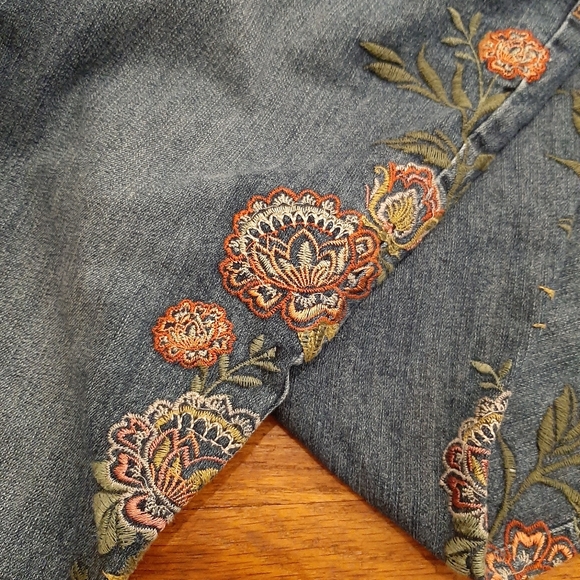 Style & Co embroidered jeans - Picture 12 of 13